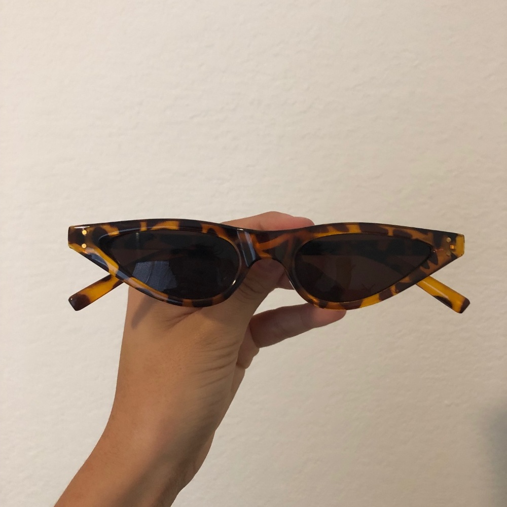 Tortoise Shell Thin Small Sunglasses